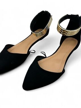 ✨ Chic Black Ankle Strap Flats with Gold Cuff – Size 9 ✨